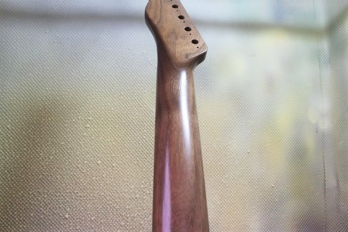 テレキャスター自作2（4）ネック&ボディの塗装 – ギターの花道
